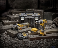 DeWalt DCK2080P2T (шуруповерт, болгарка, 2 АКБ, кейс) - фото2