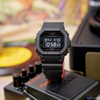 Наручные часы Casio DW-5600UHR-1E - фото2, картинка2 Наручные часы Casio DW-5600UHR-1E - фото2