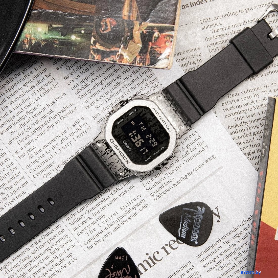 Наручные часы Casio G-Shock GM-5600GC-1E Наручные часы Casio G-Shock GM-5600GC-1E