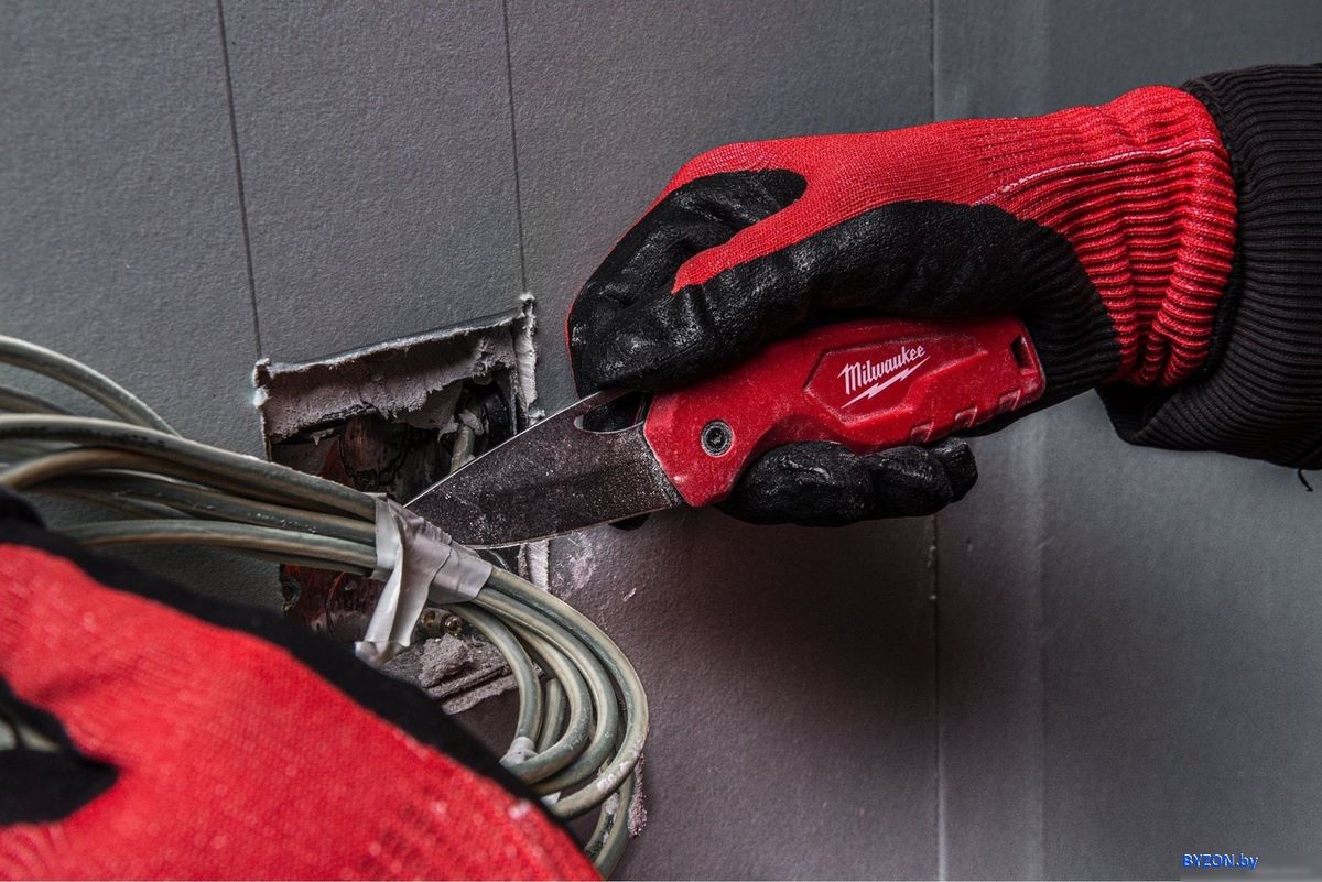 Нож строительный Milwaukee 4932478559 Нож строительный Milwaukee 4932478559