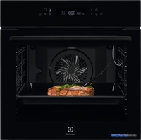 Электрический духовой шкаф Electrolux EOE7P31Z - фото