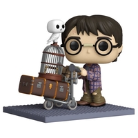 Фигурка Funko Deluxe Harry Potter Anniversary Harry Pushing Trolley 57360 - фото