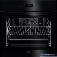 Электрический духовой шкаф AEG 8000 Assisted Cooking BPE748380B - фото