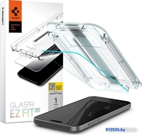 Защитное стекло Spigen Glass TR EZ Fit для iPhone 15 AGL06907 - фото